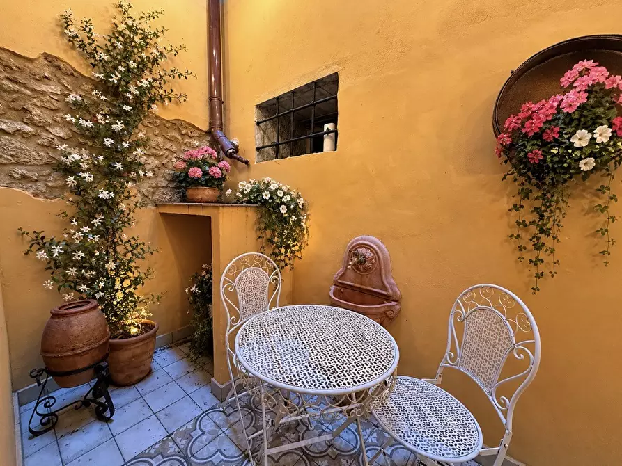 Immagine 1 di Appartamento in vendita  a Sarteano