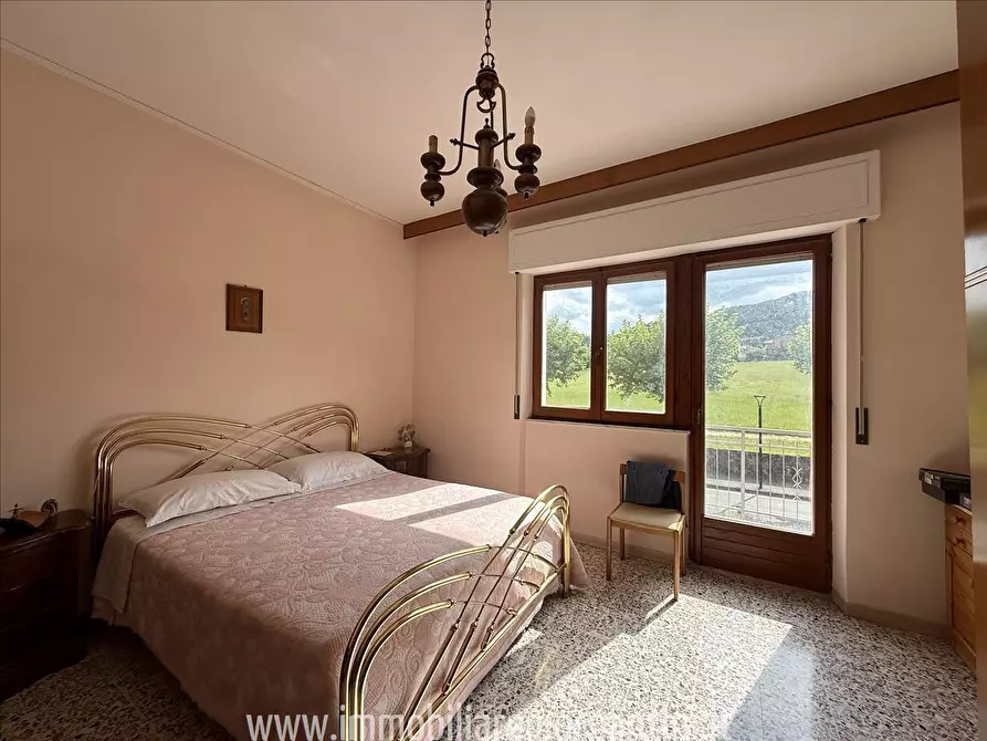 Immagine 5 di Villa in vendita  a Sarteano