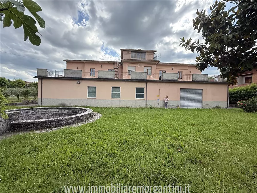 Immagine 3 di Villa in vendita  a Sarteano