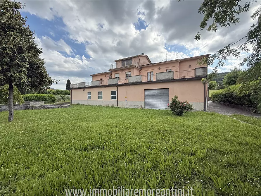 Immagine 1 di Villa in vendita  a Sarteano