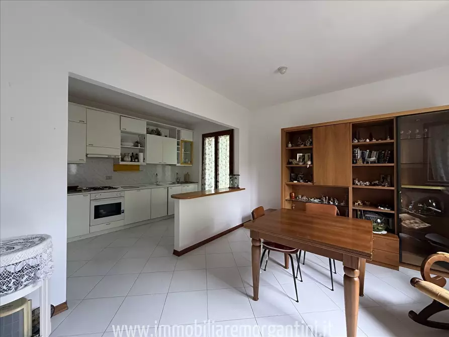 Immagine 2 di Villa in vendita  a Sarteano
