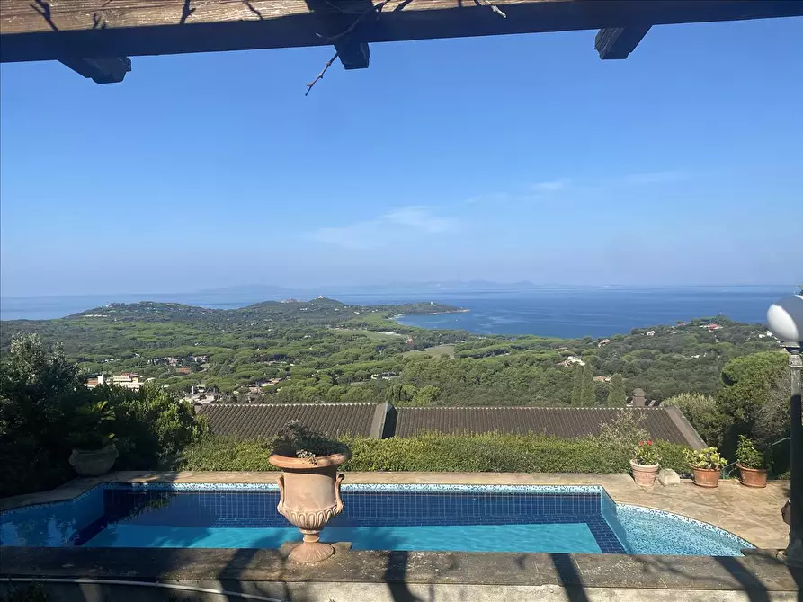Immagine 2 di Villa in vendita  a Castiglione Della Pescaia