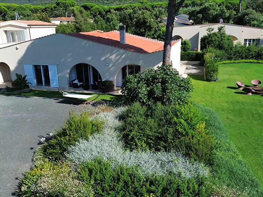 Immagine 9 di Villa in vendita  a Castiglione Della Pescaia