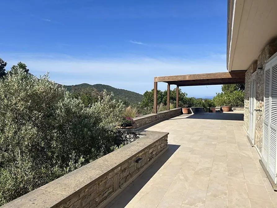 Immagine 5 di Villa in vendita  a Castiglione Della Pescaia