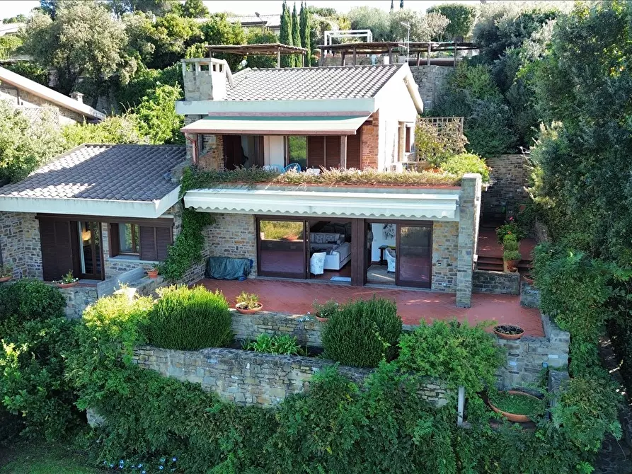 Immagine 2 di Villa in vendita  a Castiglione Della Pescaia