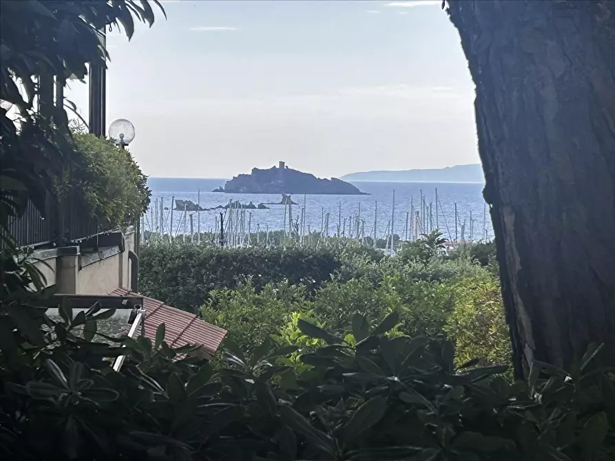 Immagine 1 di Appartamento in vendita  a Castiglione Della Pescaia