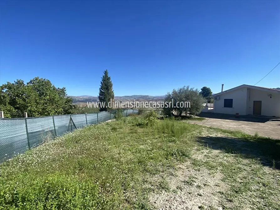 Immagine 4 di Villa in vendita  in Contrada Mendola SNC a Caltanissetta