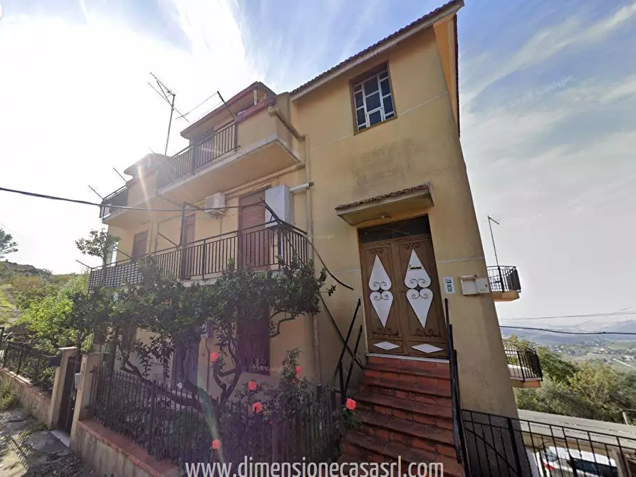 Immagine 4 di Casa indipendente in vendita  in via ruggero leoncavallo a San Cataldo