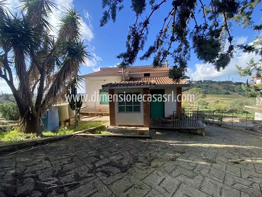 Immagine 4 di Villa in vendita  in C/DA Favarella SNC a Caltanissetta