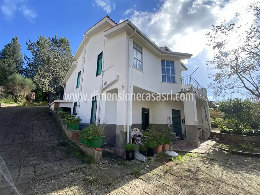 Immagine 5 di Villa in vendita  in C/DA Favarella SNC a Caltanissetta