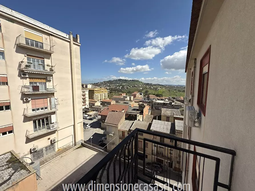 Immagine 10 di Appartamento in vendita  in piazza della repubblica 8 a San Cataldo