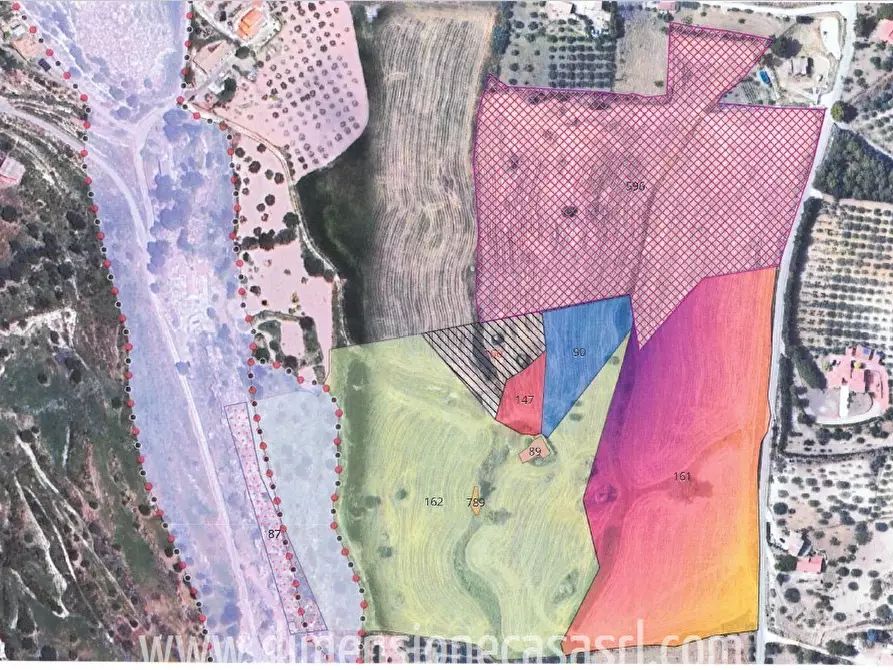 Immagine 4 di Terreno agricolo in vendita  in Grotta d'Acqua - santa rosalia a Caltanissetta