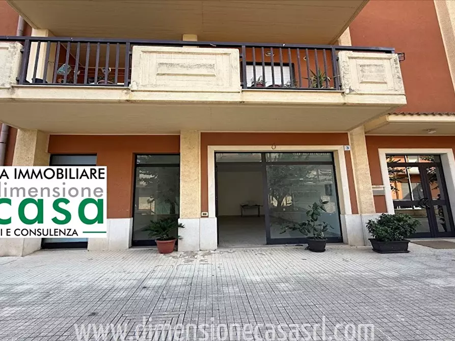 Immagine 1 di Locale commerciale in vendita  in Via Mariannina Amico Roxas, 4 a San Cataldo
