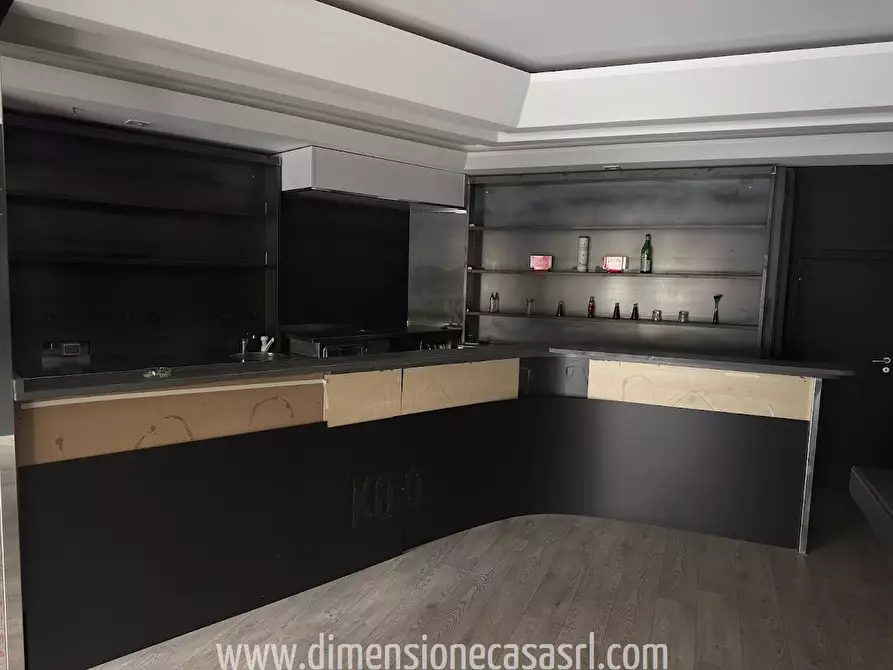 Immagine 3 di Licenza in affitto  in Corso Sicilia, 72 a San Cataldo