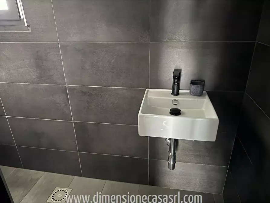 Immagine 9 di Licenza in affitto  in Corso Sicilia, 72 a San Cataldo