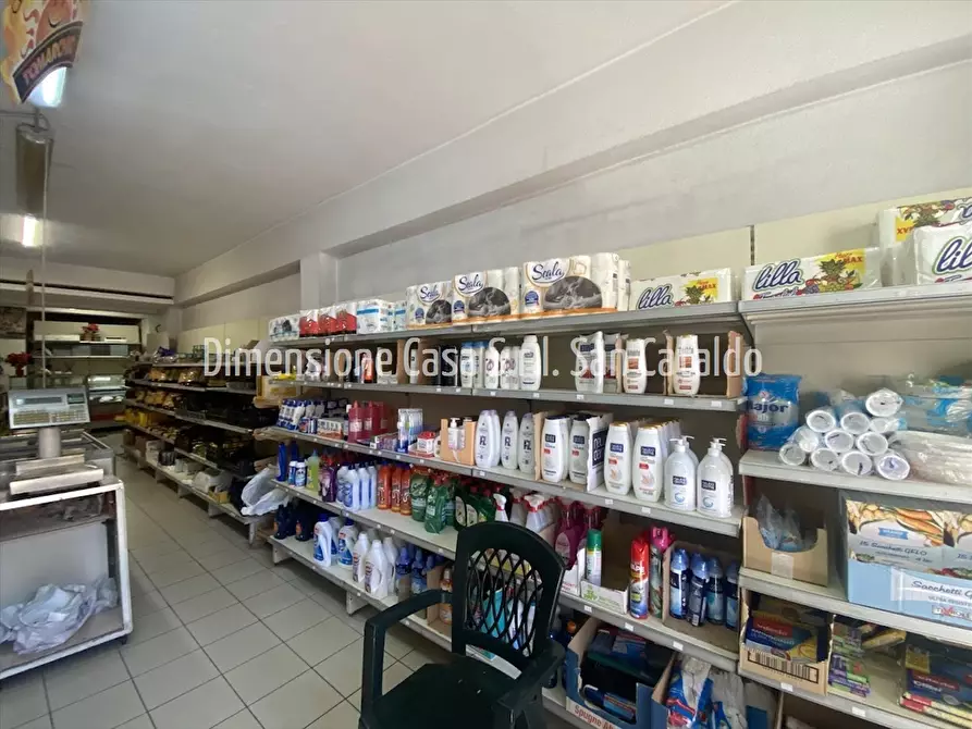 Immagine 4 di Locale commerciale in vendita  in Via Caltanissetta, 68a a San Cataldo