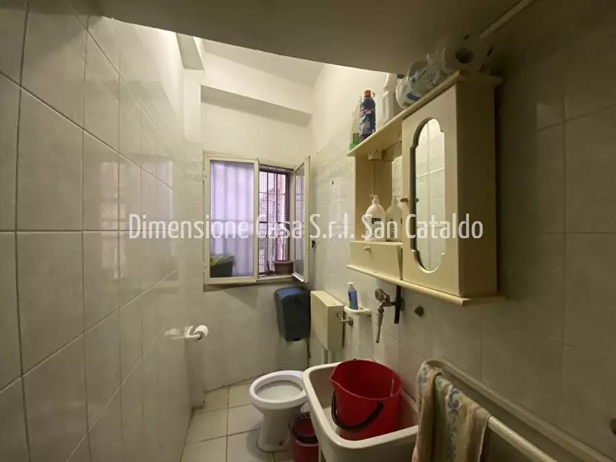 Immagine 8 di Locale commerciale in vendita  in Via Caltanissetta, 68a a San Cataldo