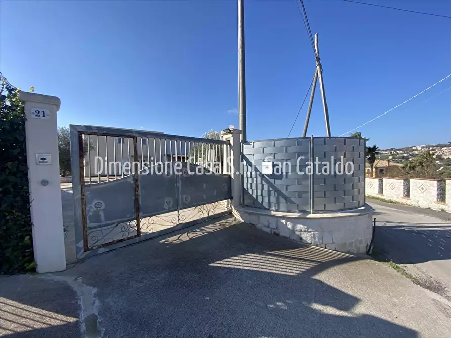 Immagine 3 di Villa in vendita  in Via Bigini, a San Cataldo