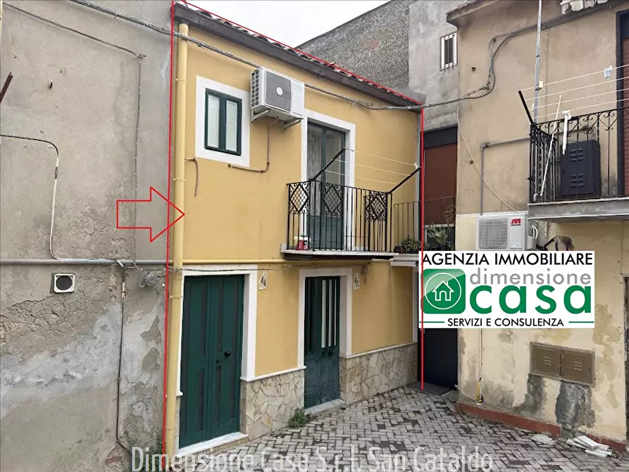 Immagine 2 di Casa indipendente in vendita  in Via Catania, 50 a San Cataldo