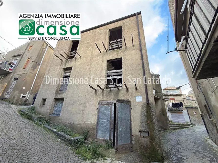 Immagine 1 di Casa indipendente in vendita  in Via Sberna 45-49 a San Cataldo