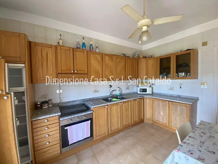 Immagine 8 di Appartamento in vendita  in Via Gabara, 11 a San Cataldo