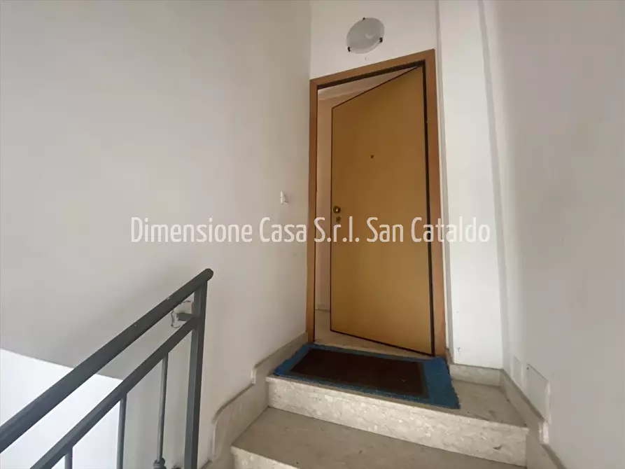 Immagine 3 di Appartamento in vendita  in Via Ruggero Settimo, 42 a Caltanissetta