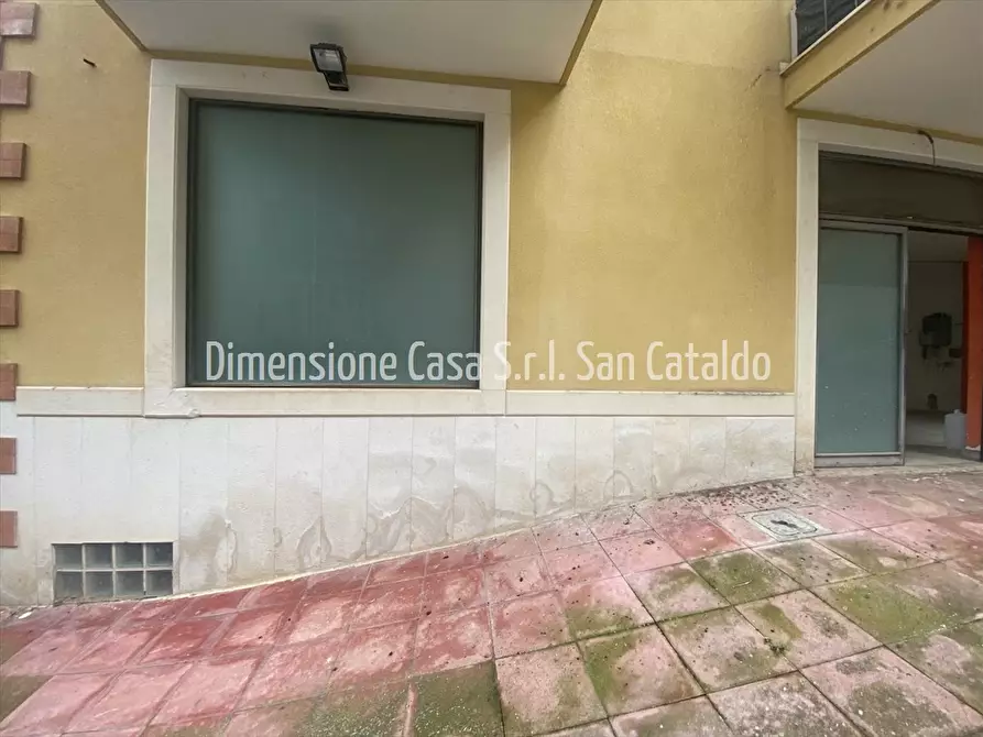 Immagine 3 di Locale commerciale in vendita  in Via Ruggero Settimo, 42 a Caltanissetta