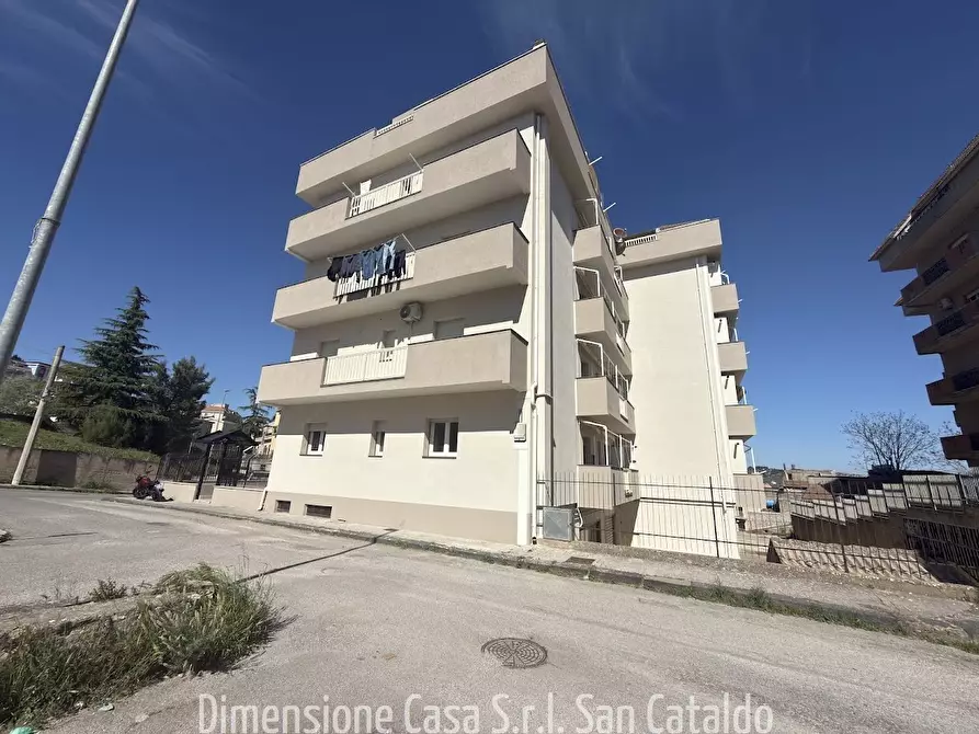 Immagine 2 di Appartamento in vendita  in via Genova, 1 a San Cataldo