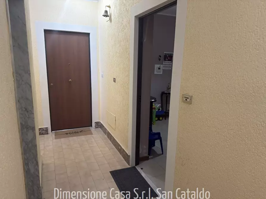 Immagine 5 di Appartamento in vendita  in via Genova, 1 a San Cataldo