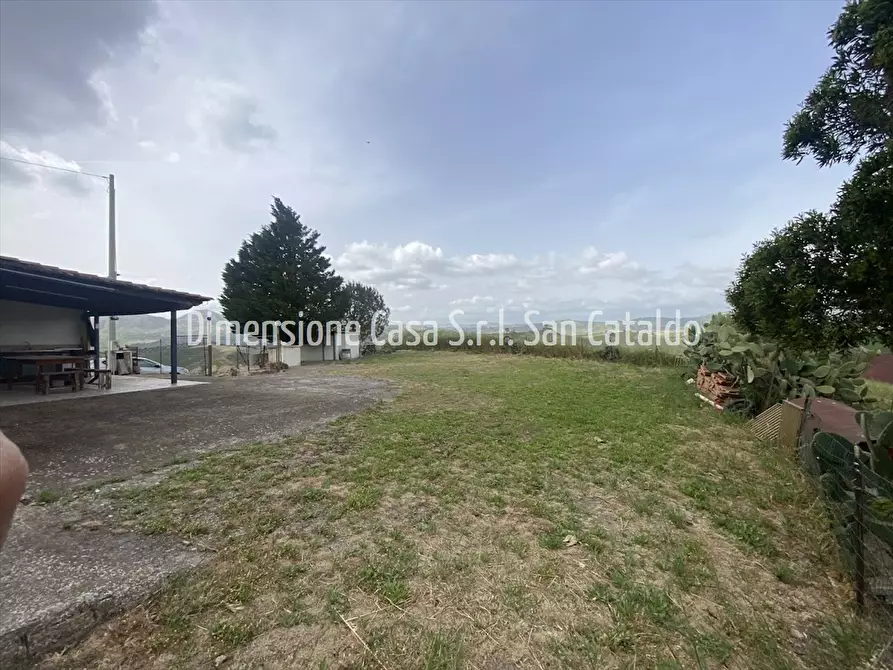 Immagine 9 di Rustico / casale in vendita  in Contrada Pescazzo, snc a Caltanissetta
