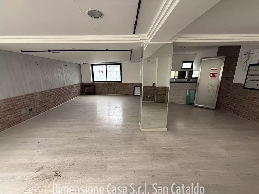 Immagine 2 di Locale commerciale in affitto  in via Calabria a Caltanissetta