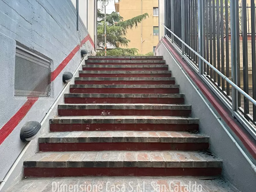 Immagine 8 di Locale commerciale in affitto  in via Calabria a Caltanissetta