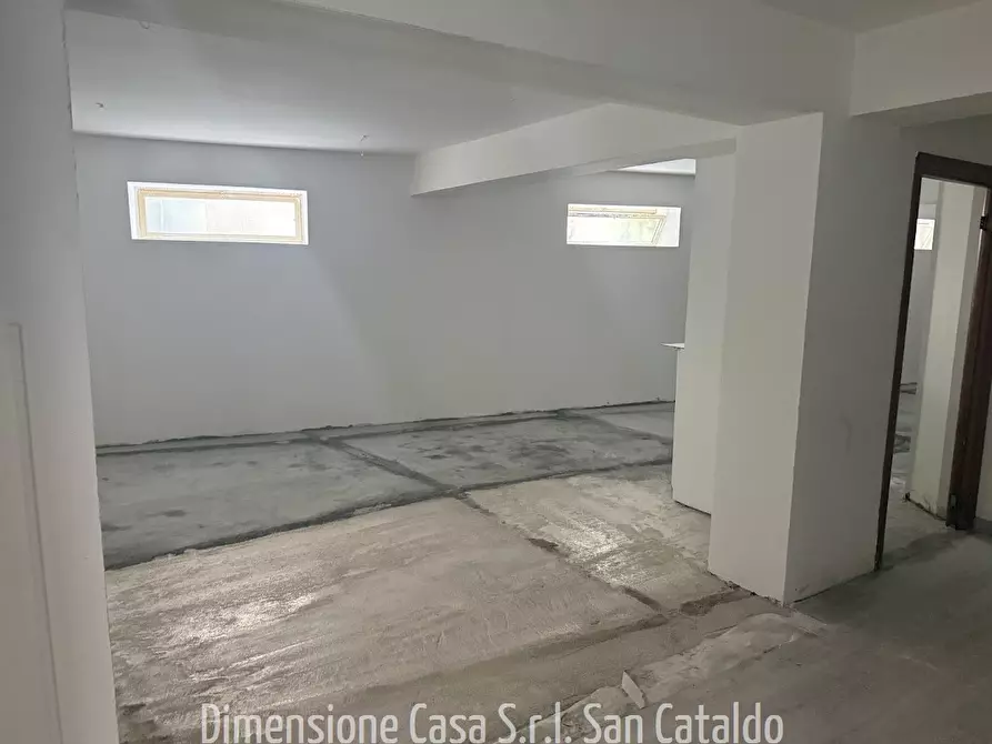Immagine 5 di Locale commerciale in affitto  in via Calabria a Caltanissetta