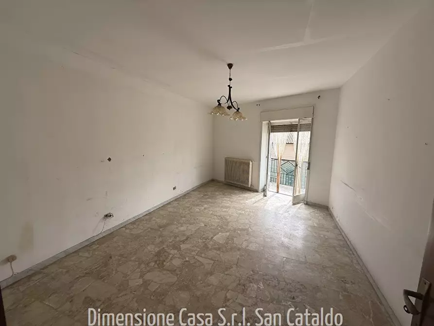 Immagine 4 di Appartamento in vendita  in Piazza Risorgimento, 9 a San Cataldo