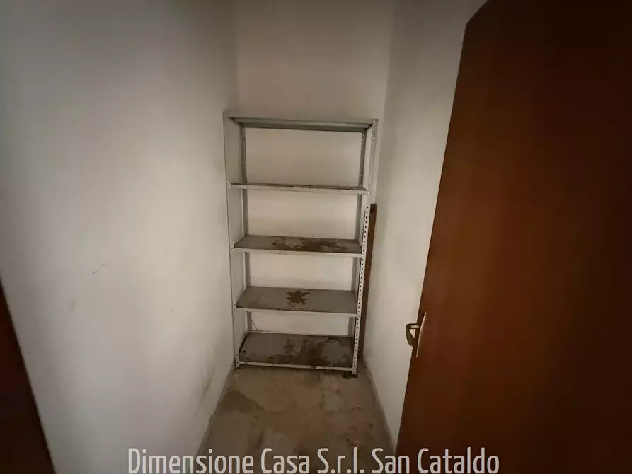 Immagine 10 di Appartamento in vendita  in Piazza Risorgimento, 9 a San Cataldo