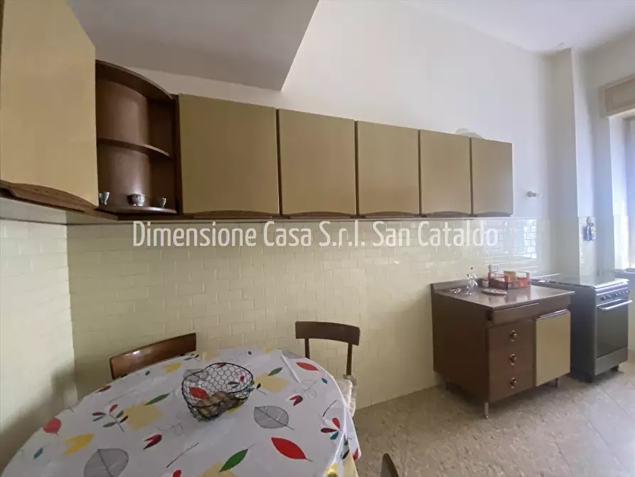 Immagine 10 di Appartamento in affitto  in Via Ugo Foscolo 3 a Caltanissetta