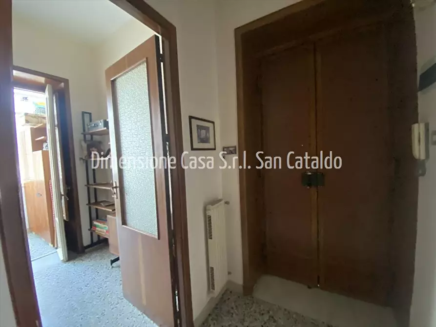 Immagine 3 di Appartamento in affitto  in Via Ugo Foscolo 3 a Caltanissetta