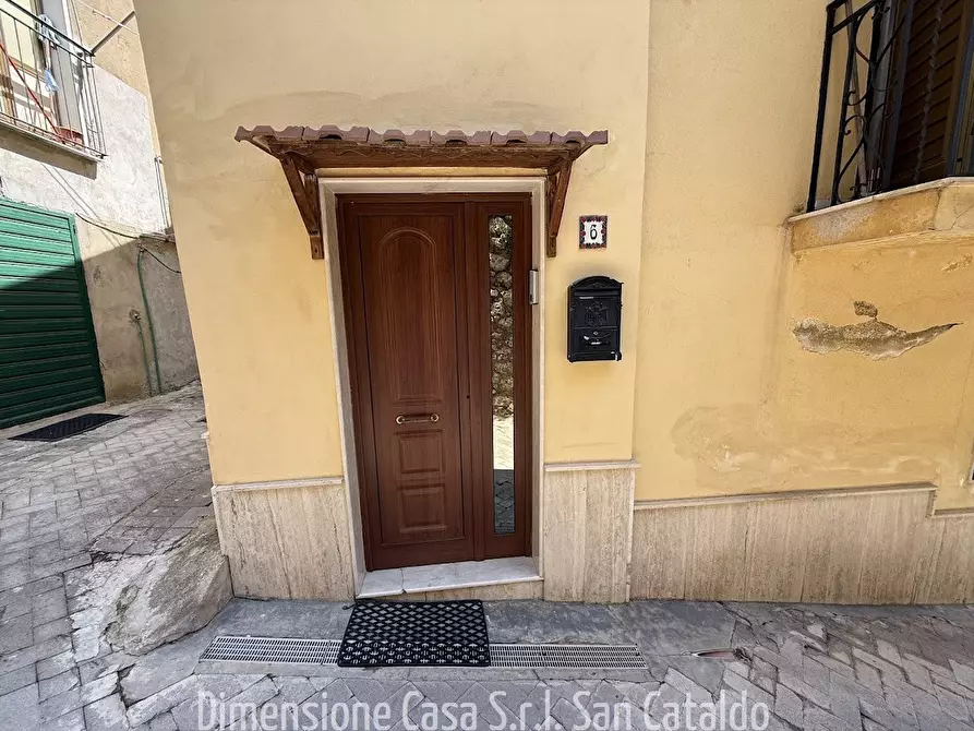 Immagine 2 di Casa indipendente in vendita  in via salesiani 6 a San Cataldo