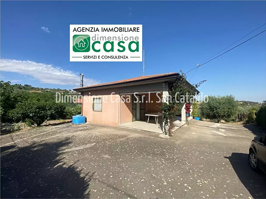 Immagine 1 di Villa in vendita  in Indirizzo non valido. a San Cataldo