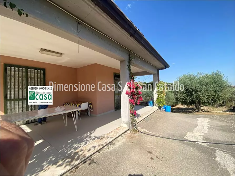 Immagine 6 di Villa in vendita  in Indirizzo non valido. a San Cataldo