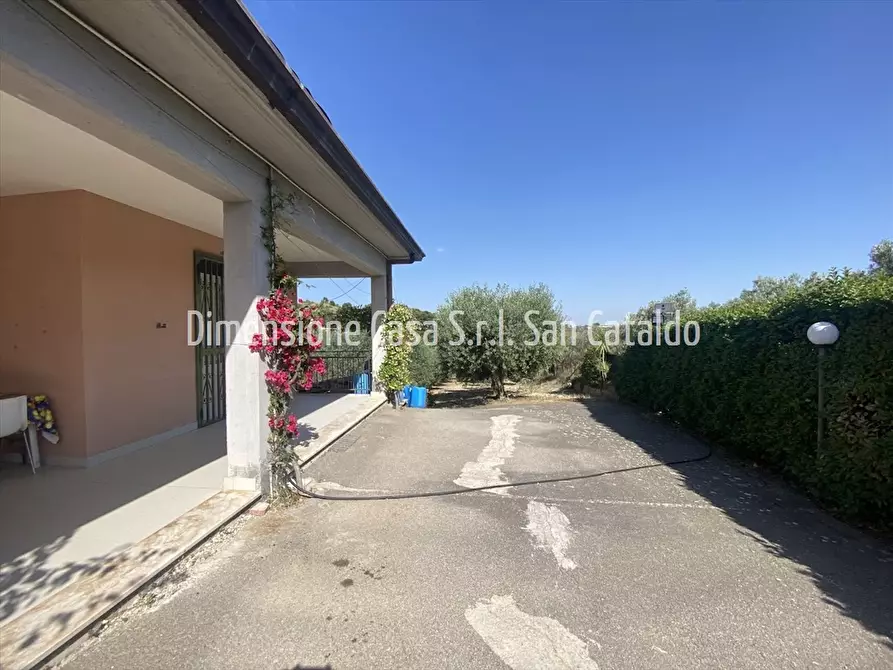 Immagine 8 di Villa in vendita  in Indirizzo non valido. a San Cataldo