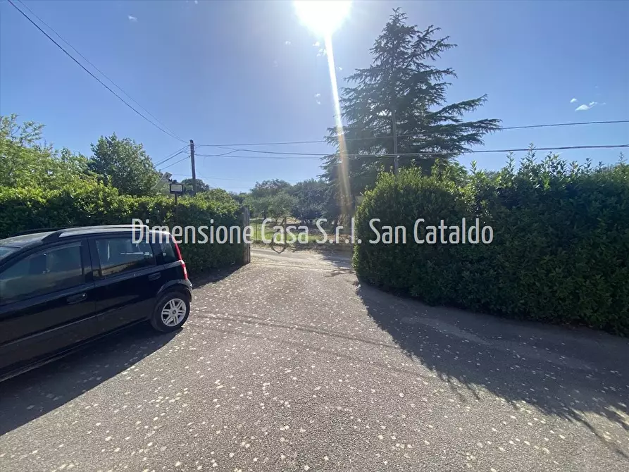 Immagine 3 di Villa in vendita  in Indirizzo non valido. a San Cataldo