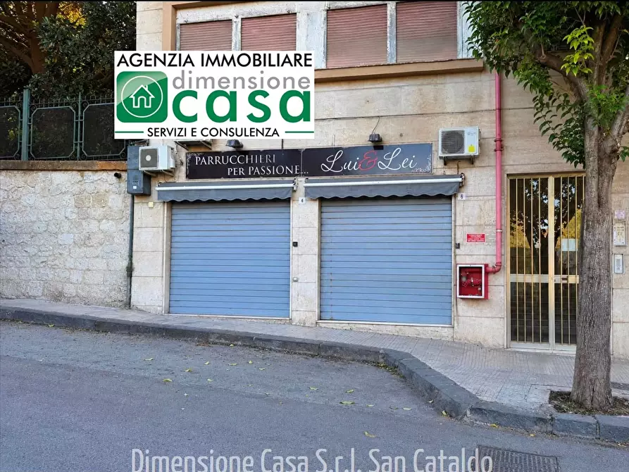 Immagine 1 di Locale commerciale in vendita  in via Napoleone Colaianny 4 a Caltanissetta