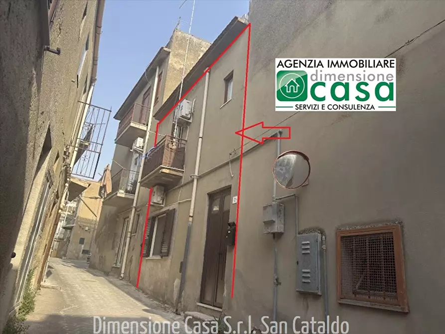 Immagine 1 di Casa indipendente in vendita  in Via Bellomo, 92 a San Cataldo