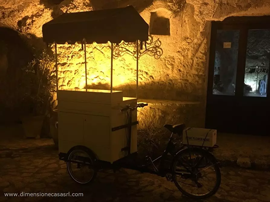 Immagine 5 di Locale commerciale in vendita  in Via Carlo Forlanini, 8 a San Cataldo