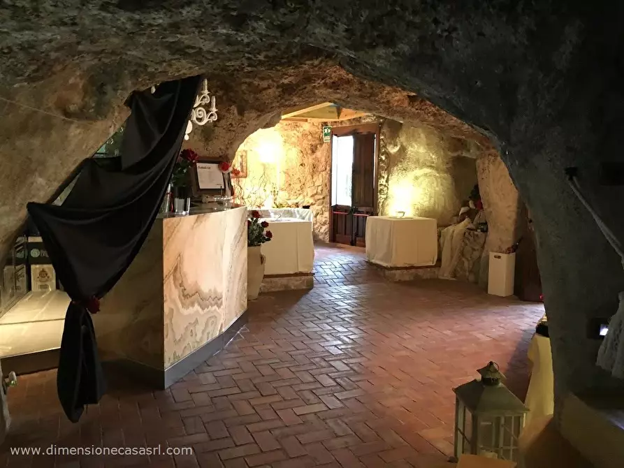 Immagine 10 di Locale commerciale in vendita  in Via Carlo Forlanini, 8 a San Cataldo