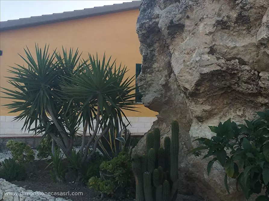 Immagine 10 di Villa in vendita  in Indirizzo non valido. a San Cataldo