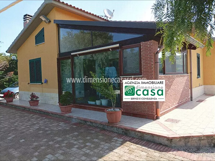 Immagine 1 di Villa in vendita  in Indirizzo non valido. a San Cataldo