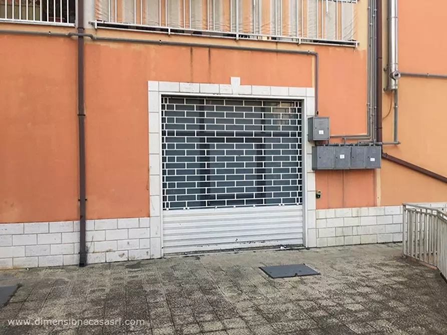 Immagine 3 di Locale commerciale in vendita  in Via Cimabue, 2 a Caltanissetta