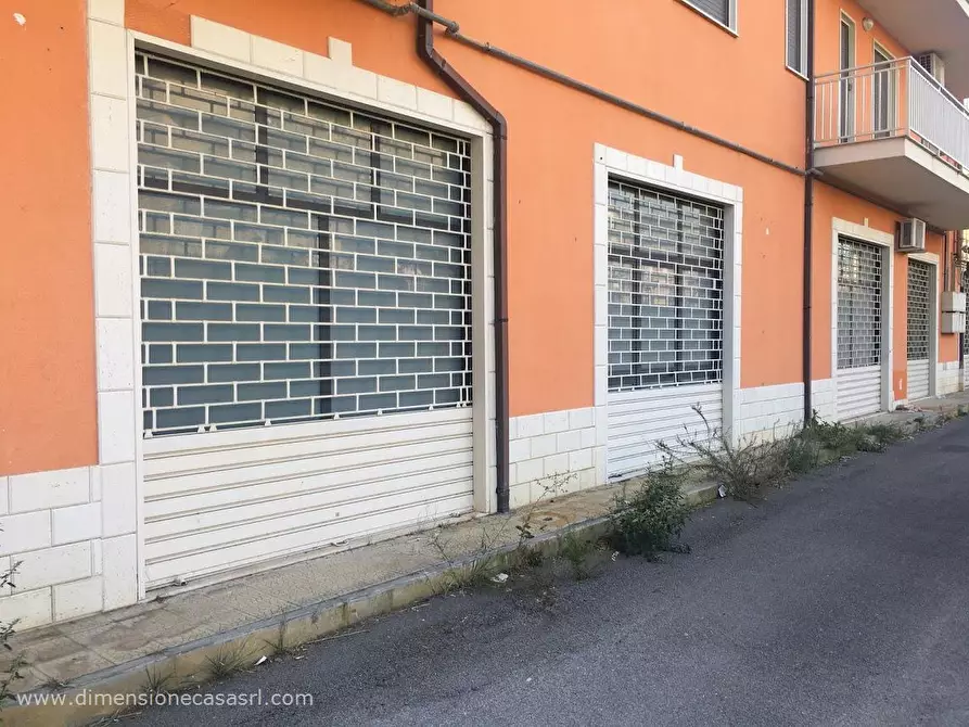 Immagine 5 di Locale commerciale in vendita  in Via Cimabue, 2 a Caltanissetta